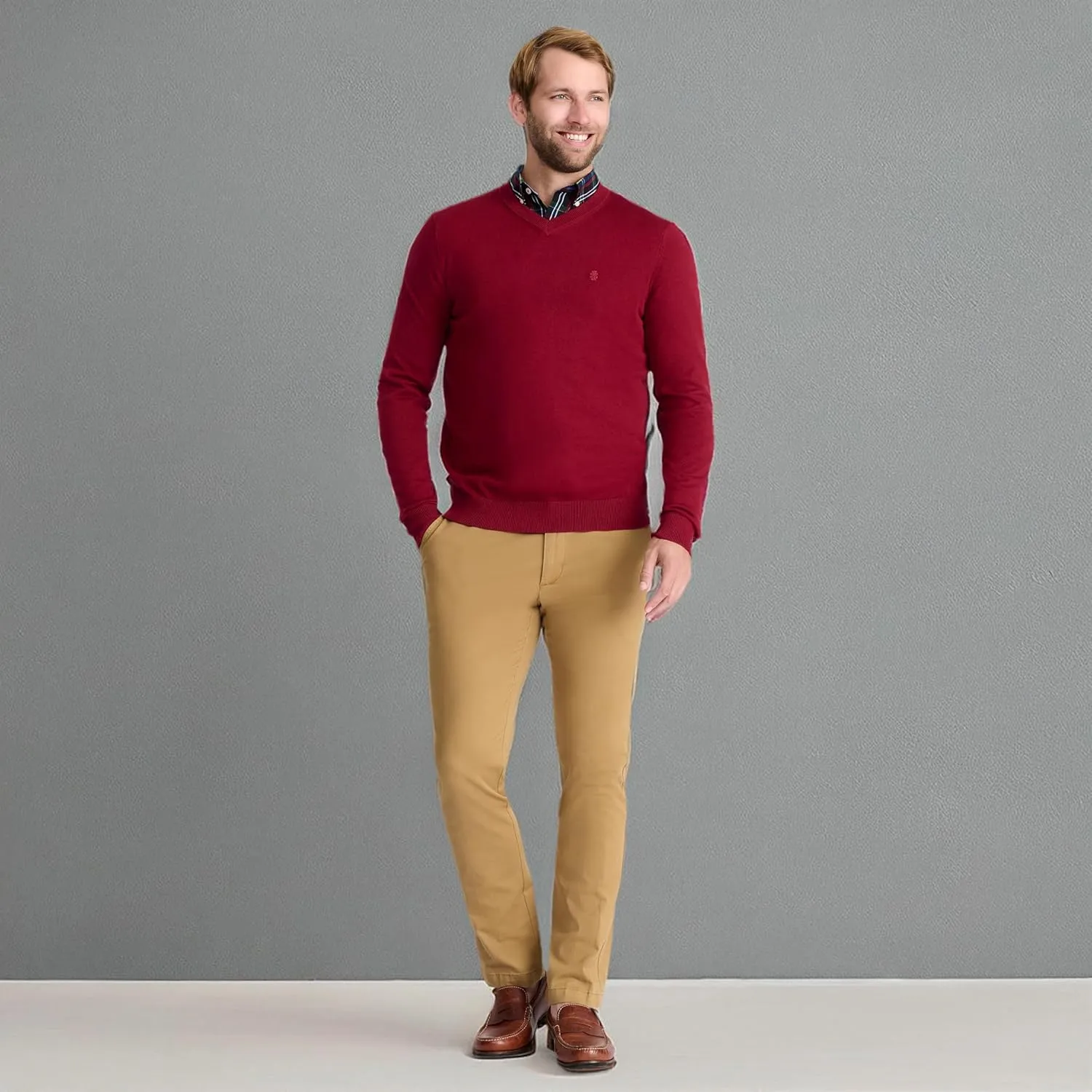 IZOD Men's Premium Essentials Solid V-Neck Sweater