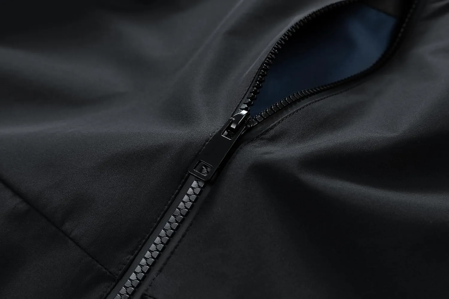 Men's Outdoor Waterproof Jacket Lightweight Breathable Windbreaker Hooded Multifunctional Sports Jacket