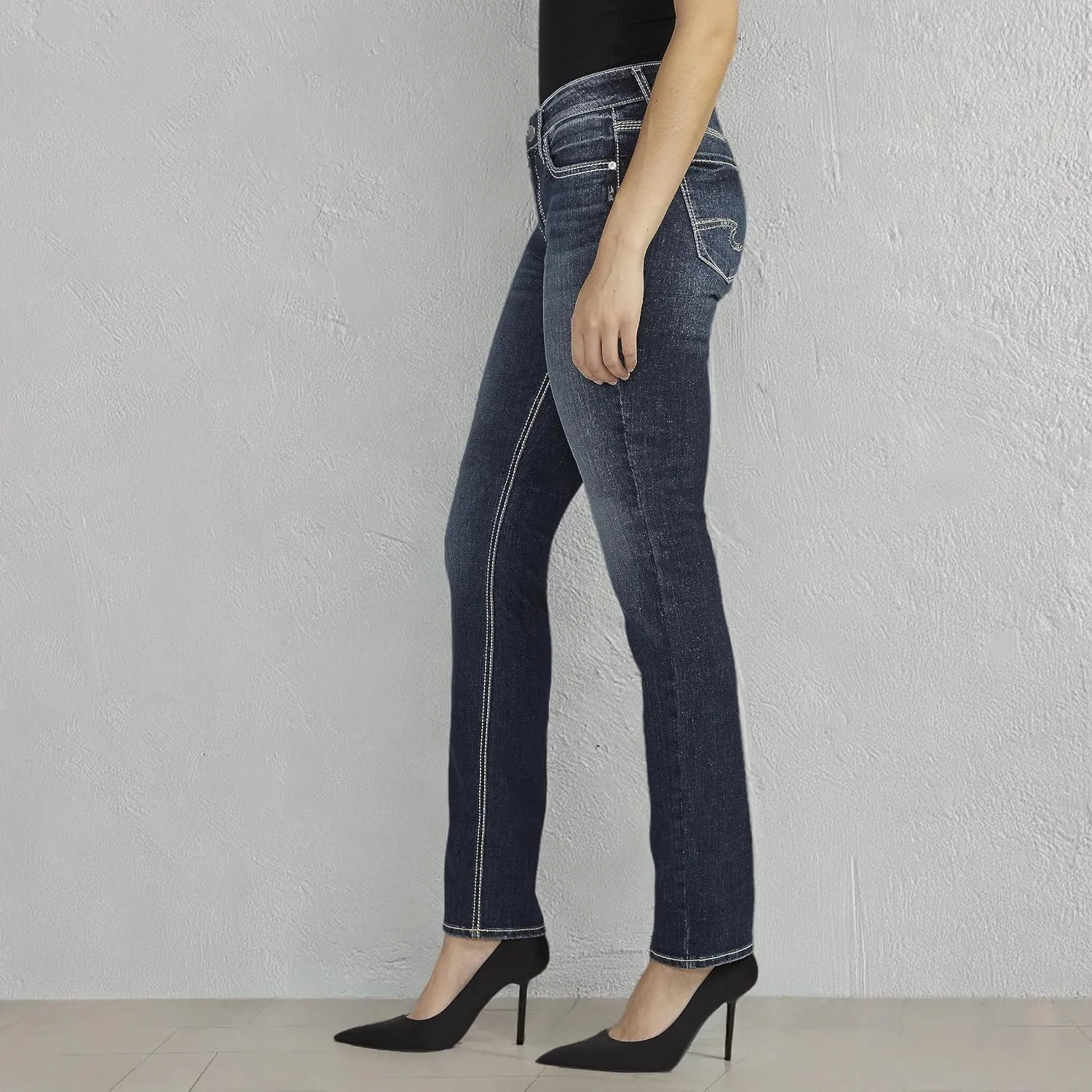 Silver Jeans Co. Women's Elyse Mid Rise Comfort Fit Straight Leg Jeans