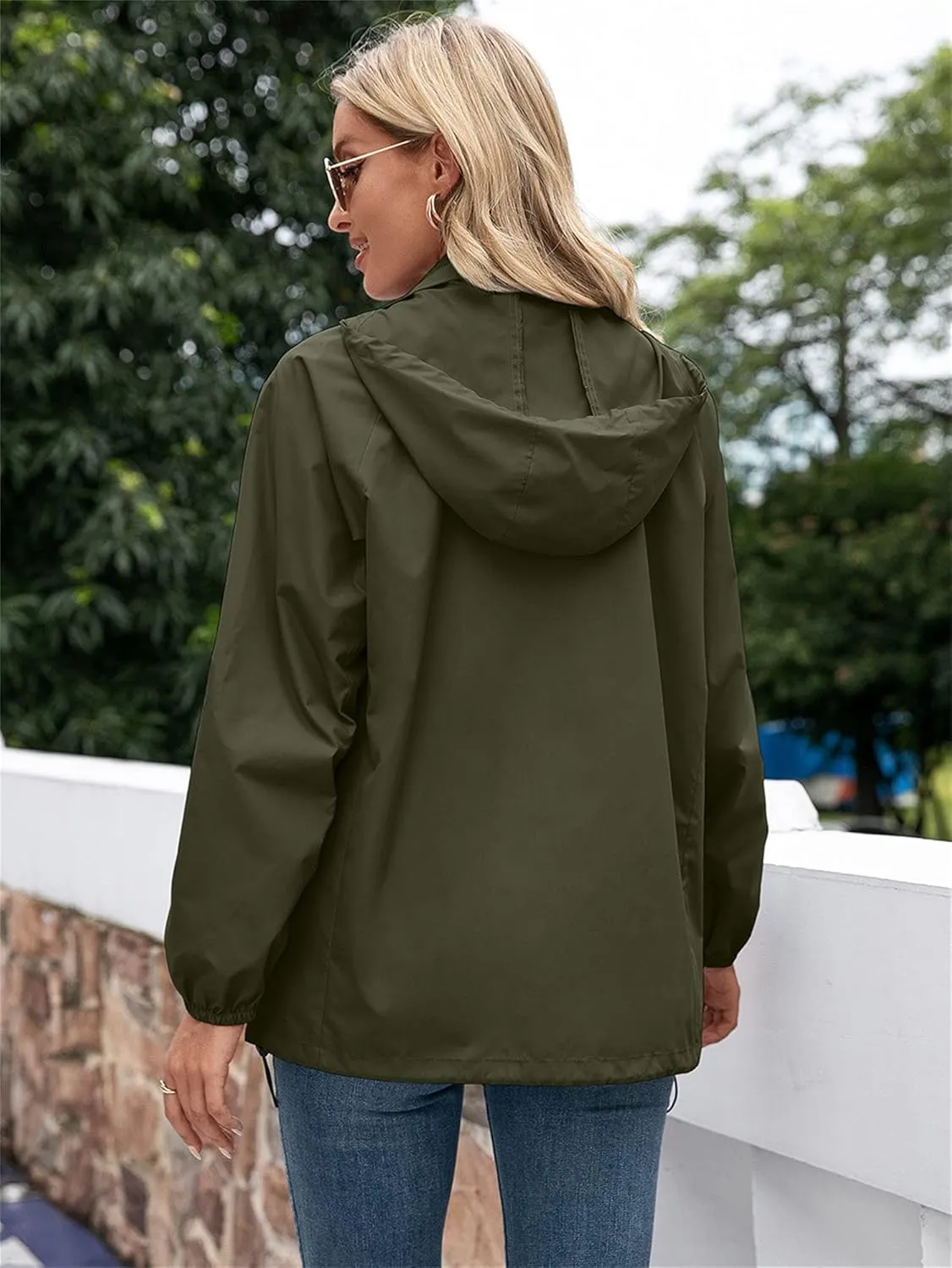 Women's Lightweight Waterproof Raincoat Mountaineering Packable Rain Jacket Hooded Outdoor Cycling Sports Windbreaker